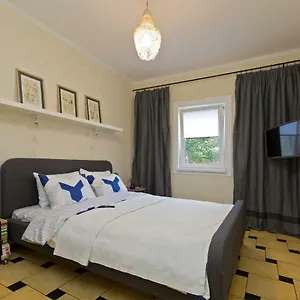 Marta`s Cozy Apartment-комфортабельные Near Airport Kyiv, Central Railway Station Киев